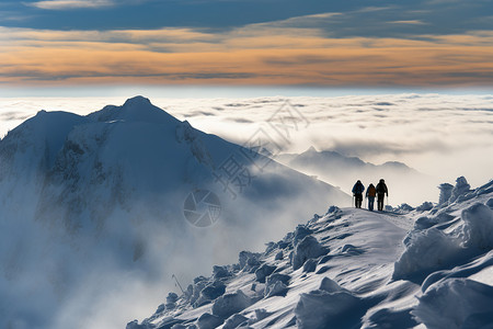 雪山美丽的云海景观图片