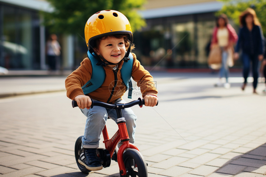 自行车上的快乐少年图片