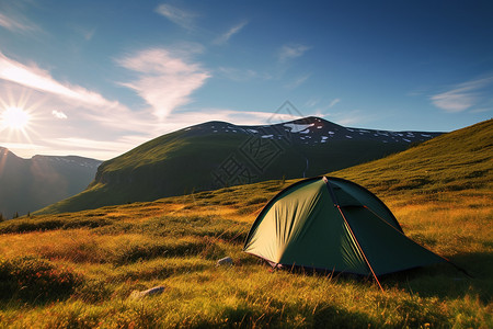 山上露营的帐篷图片