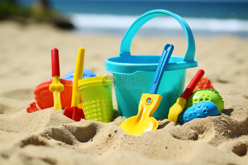 夏季沙滩上的儿童玩具图片