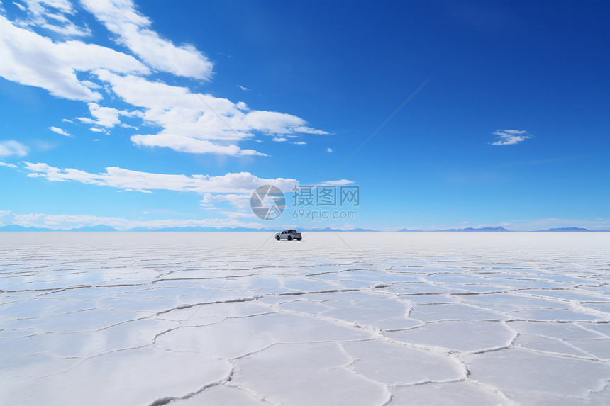 广阔的盐湖景观图片