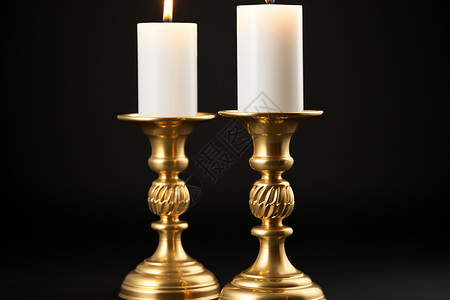 金属蜡烛罩点燃的蜡烛背景