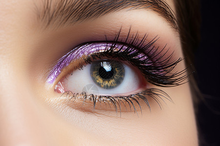 紫色眼影的眼睛图片