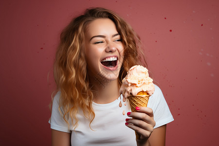 吃冰淇淋的女生图片