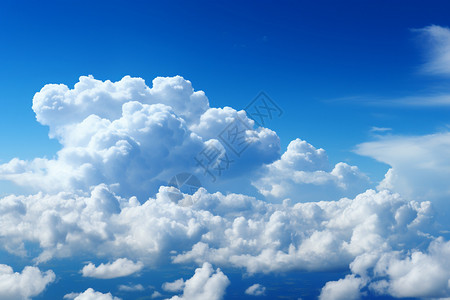 云朵飘飘的蓝天白云背景图片