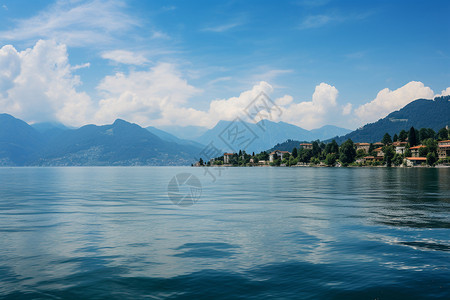 湖畔的山水美景图片
