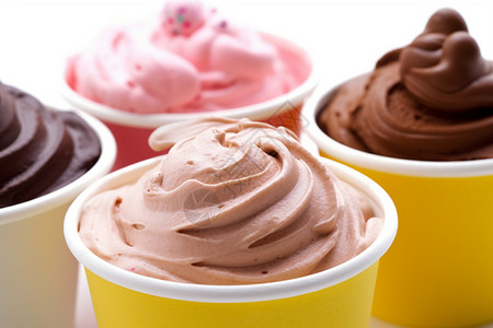 夏季冰凉的冰淇淋图片