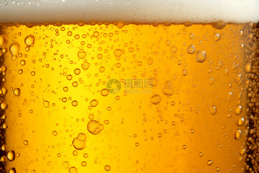 啤酒液体产生的泡沫图片
