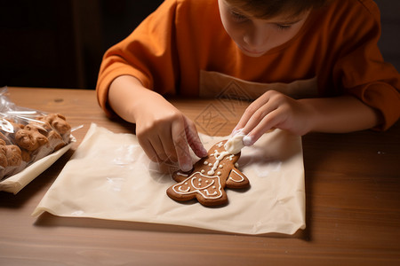 制作姜饼饼干的小男孩图片