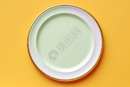 白色的陶瓷餐盘图片