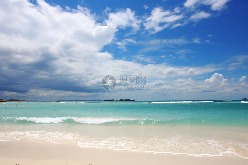 夏日碧海蓝天下的岛屿图片