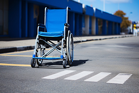 蓝色条纹生日帽人行道上的轮椅背景