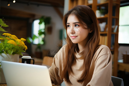 远程办公的自由职业亚洲女性背景图片