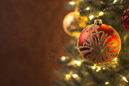 圣诞节到了树上挂满了装饰品背景