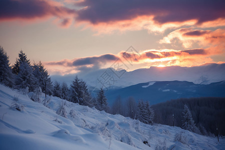 日落时的雪山风景图片