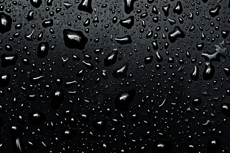 黑色玻璃背景黑背景上有水滴插画