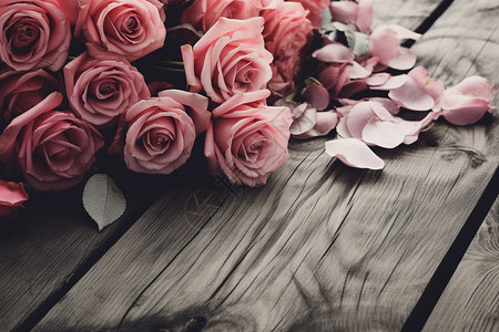木板上的粉色玫瑰图片