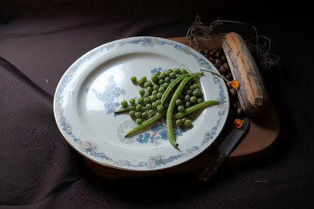 盘中绿色的豌豆图片