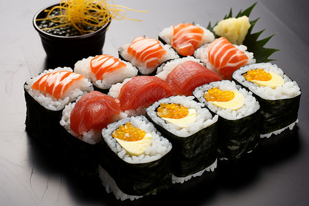 传统美食的寿司卷背景图片