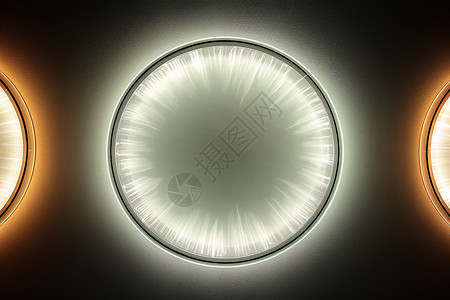 五彩灯光天花板灯具的光圈设计图片