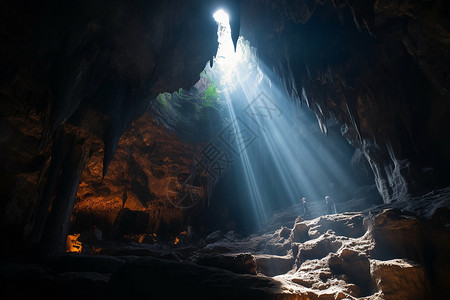 洞穴的光明与黑暗高清图片