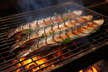 烧烤架上的炭烤秋刀鱼背景图片