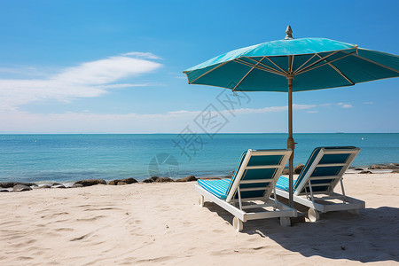 户外遮阳伞海滩上的休息椅背景