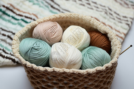 柔软的手工纺织羊毛球高清图片