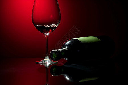 美味的杯子红酒背景图片