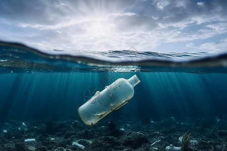 海洋里的塑料瓶图片
