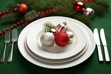 圣诞节上的盘子华丽的圣诞装饰品高清图片