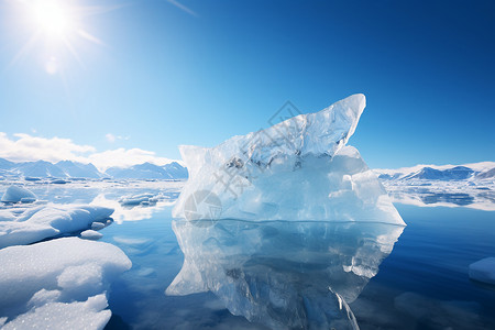 极地特快蓝天下的冰山背景