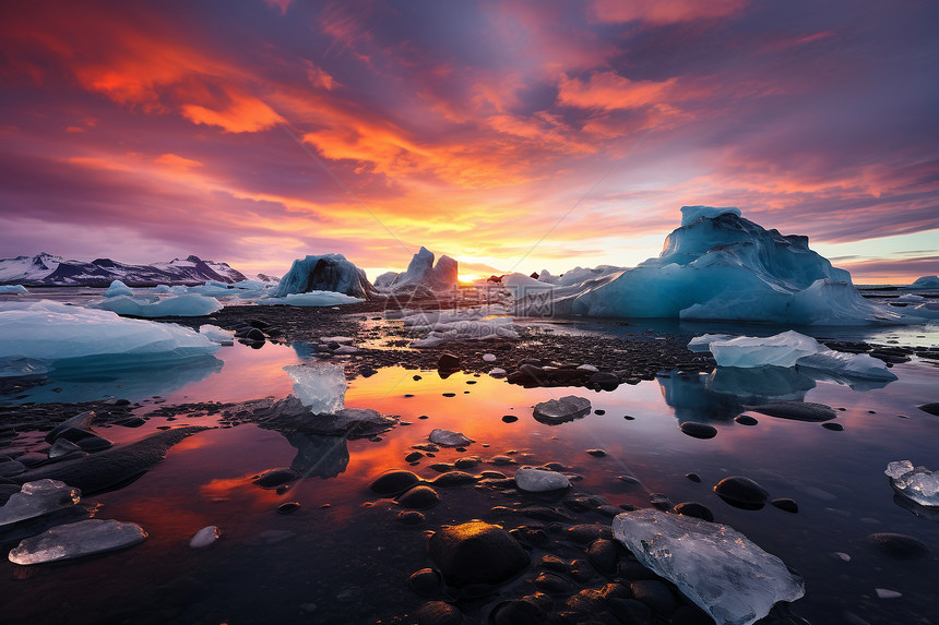 冰山上的日落图片