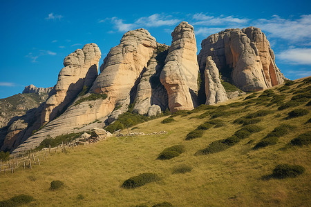 天然形成的岩石山脉景观高清图片