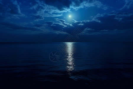寂静夜晚洒满月光的海面背景