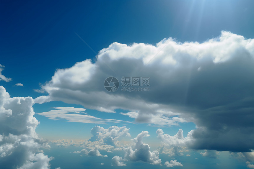 蓝天下的云海图片