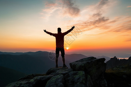 站在山顶的人背景图片