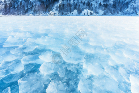 冰雪连绵的蓝色世界背景图片