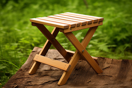 折叠的木凳背景图片
