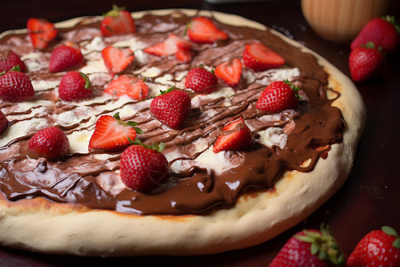 餐盘中的巧克力草莓披萨背景图片