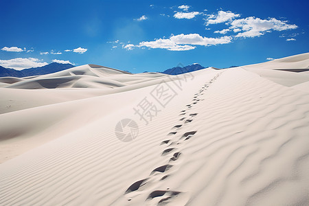 通往远方的沙漠足迹背景图片