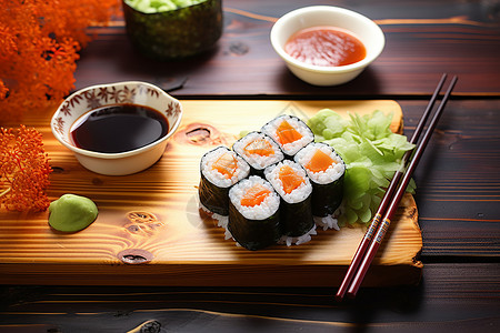 美味的寿司摆放在木质餐桌上背景图片