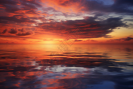 夕阳下平静的海洋背景图片
