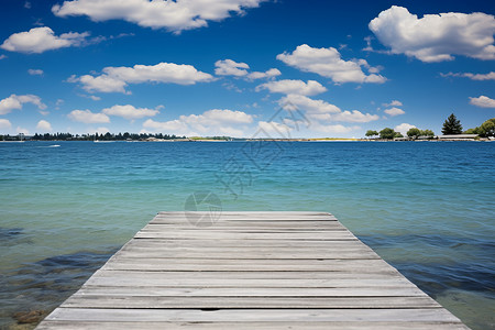 蓝天下的木质码头背景图片