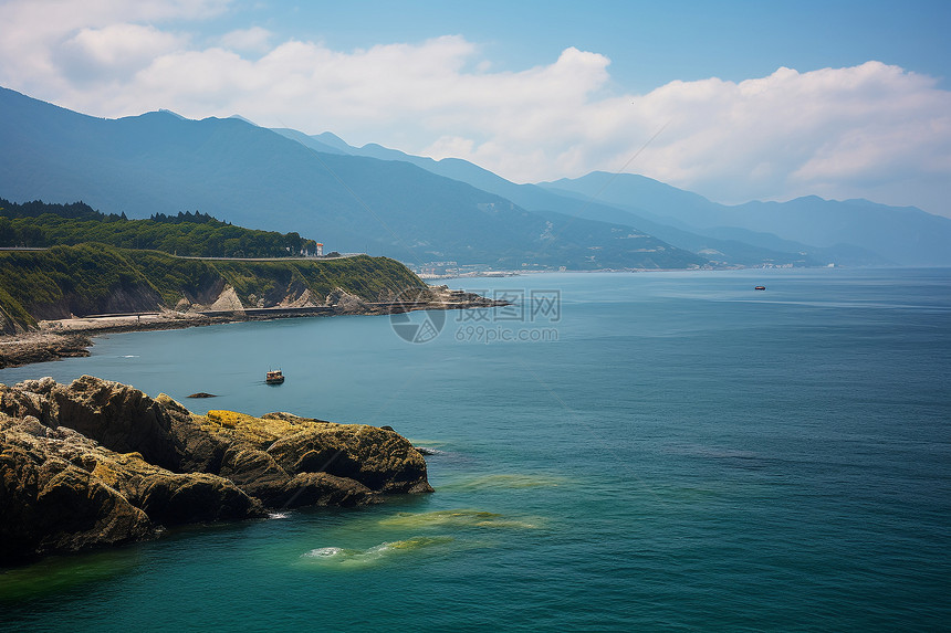 天空下的大海与小岛图片