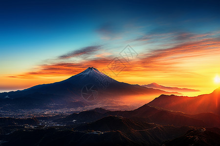 唯美的日落山脉背景图片