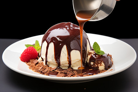甜蜜的巧克力美食果酱蛋糕与浆果背景图片