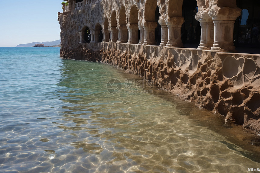 蔚蓝海水的欧洲海岸建筑图片