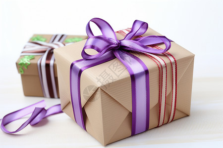 紫丝带的礼物盒背景图片