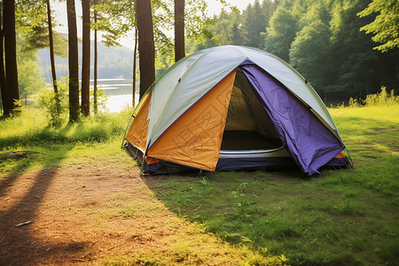 绿草地上的帐篷背景图片